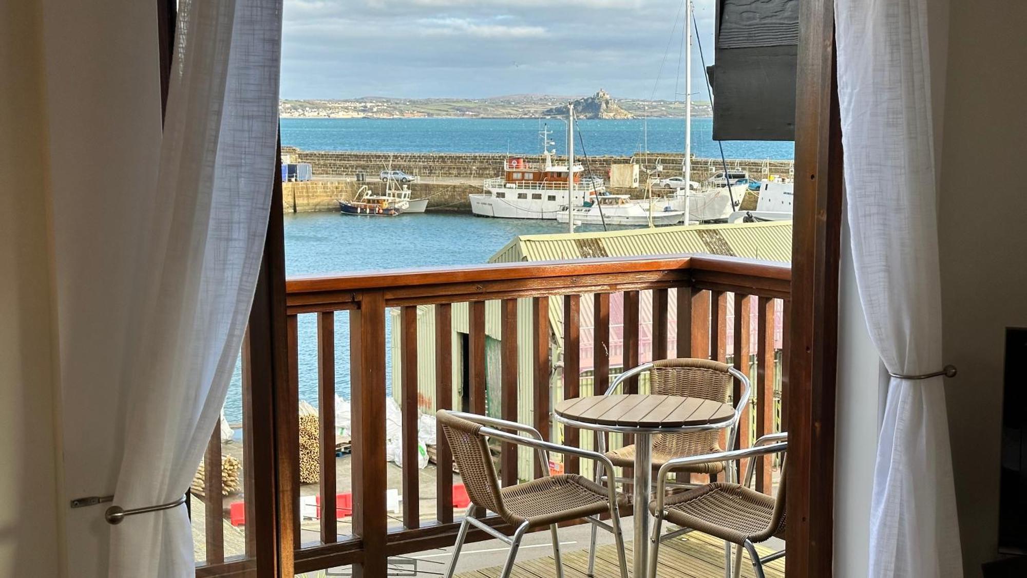 Penthouse 3 - Spacious Harbourside Apartment With Stunning Sea Views Penzance Buitenkant foto